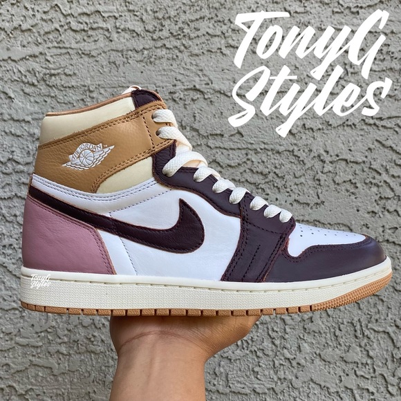 Jordan Shoes - 💞NEW💞 CUSTOM AIR JORDAN 1 RETRO HI